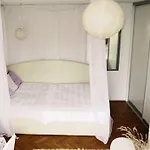 Holiday Rooms & Apartments In The Rosy Garden